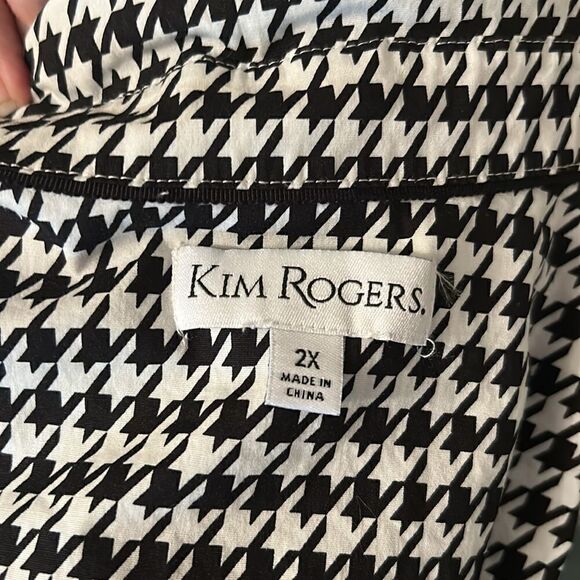 Kim Rogers Checkered jacket with black undershirt - Picture 5 of 6